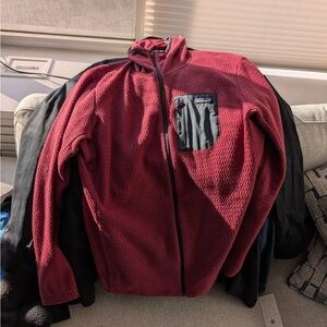 Patagonia Men's Burgundy Red Jacket R1 Fleece Hoodie